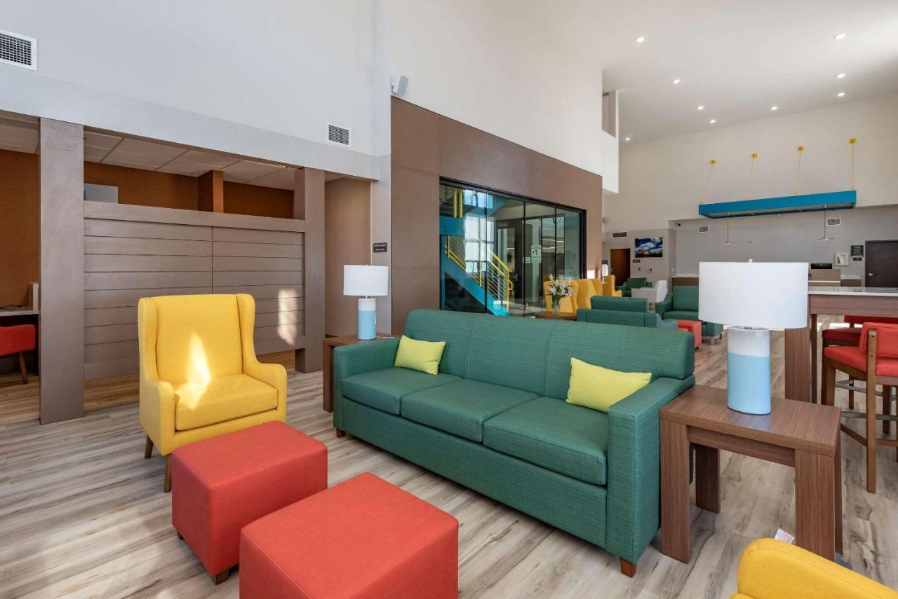 Comfort Suites Colorado Springs East - Medical Center Area Esterno foto