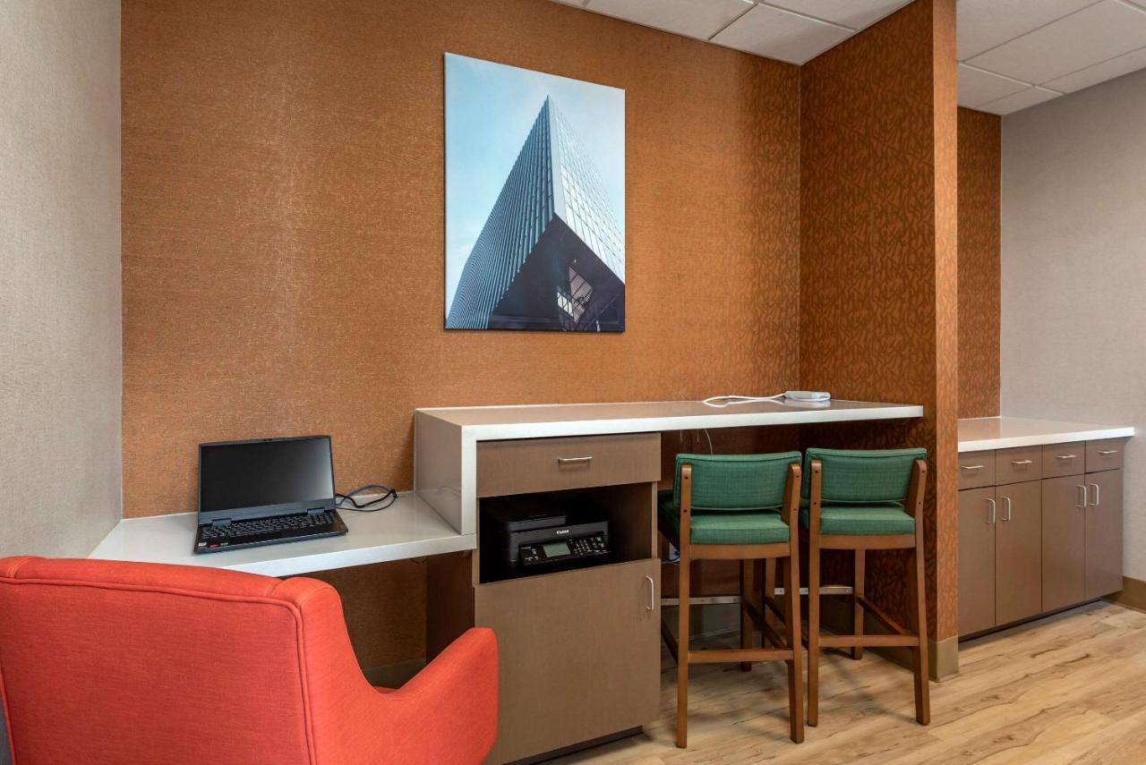 Comfort Suites Colorado Springs East - Medical Center Area Esterno foto