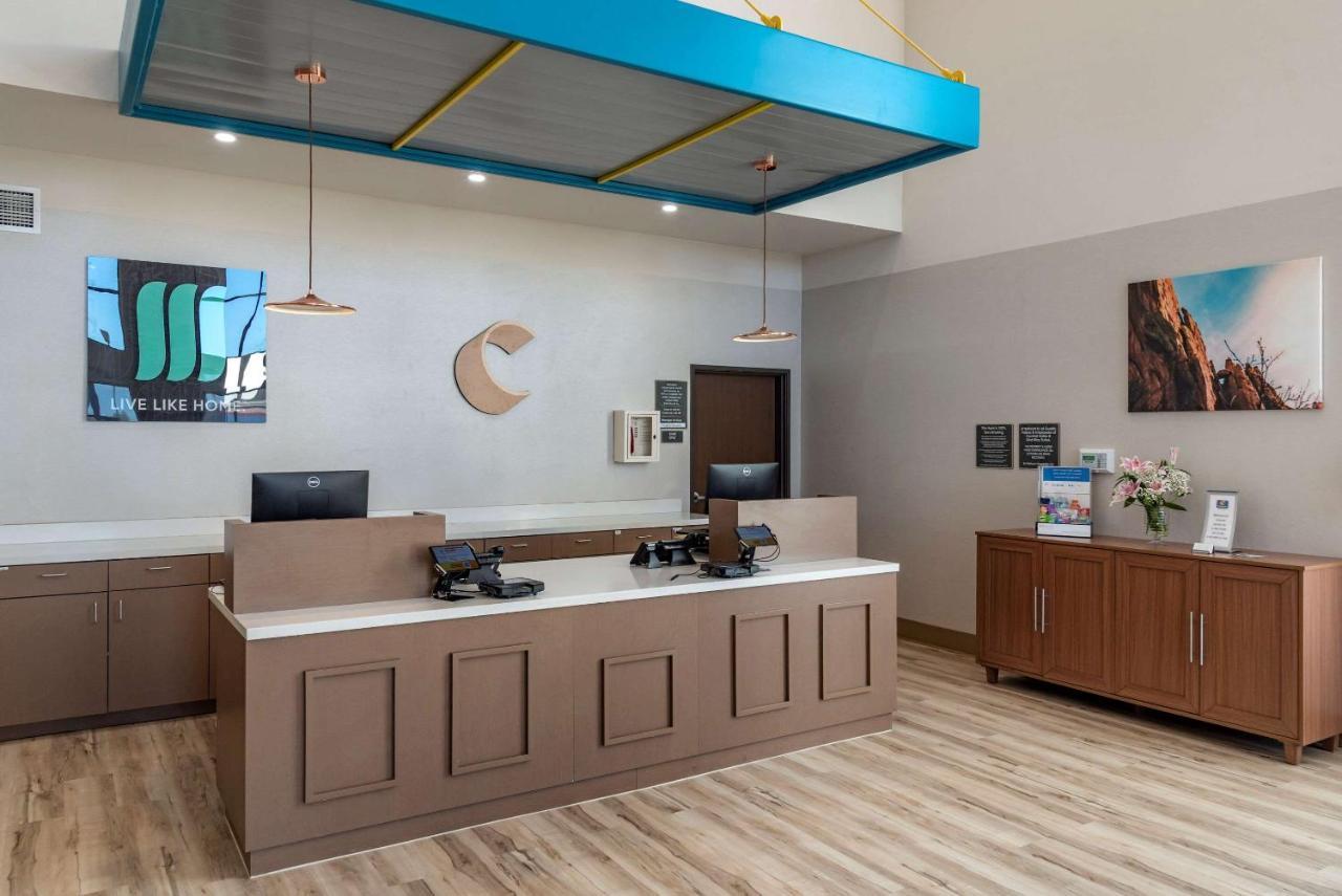 Comfort Suites Colorado Springs East - Medical Center Area Esterno foto