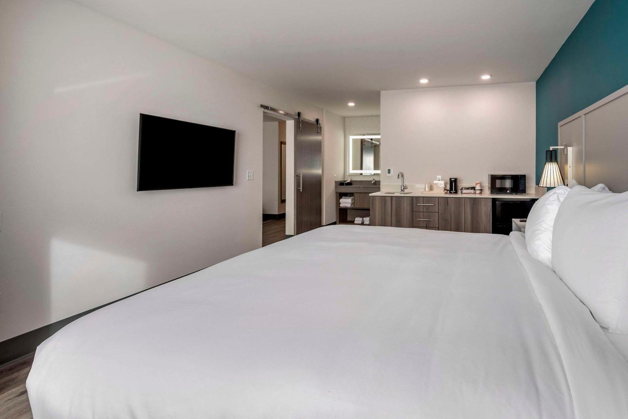 Comfort Suites Colorado Springs East - Medical Center Area Esterno foto